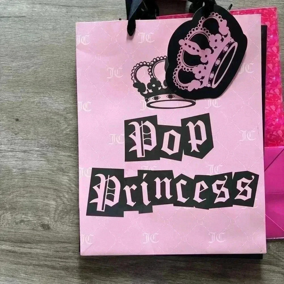 Juicy Couture Home 3 Piece Gift Bag Set With Gift Tags Velvet Handles - Picture 2 of 10